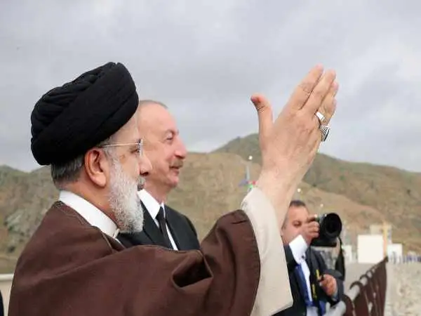 عکس؛ سفر در زمان؛ «ابراهیم رئیسی» در دوران جوانی  و در ایام جنگ؛ دهه 60