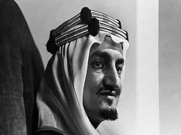 عکس؛ سفر در زمان؛ «ملک فیصل، پادشاه عربستان 70 روز قبل کشته شدن»؛ سال 1353