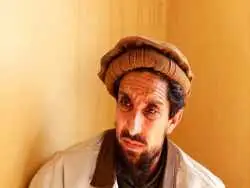 عکس؛ سفر در زمان؛ «احمدشاه مسعود و فرماندهان اش در شمال کابل»؛ سال 1375