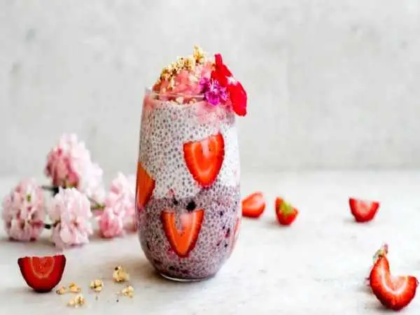 طرز تهیه اسموتی و دسر با دانه چیا؛ مناسب صبحانه یا میان وعده
