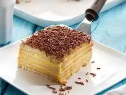چگونه دسر یخچالی با بیسکویت پتی بور و خامه درست کنم؟