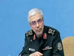 عکس؛ سفر در زمان؛ «سرلشکر باقری» در کنار «محسن رضایی، باکری و همت»؛ دهه 60