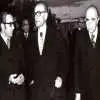 سفر به ایران قدیم؛ خاطراتی تلخ از تدریس در دانشگاه تهران؛ هویدا از سازمان انرژی اتمی چه می خواست؟