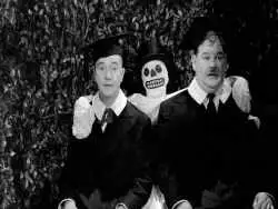 عکس؛ سفر در تاریخ؛ «لورل و هاردی» در حال آشپزی؛ سال 1330