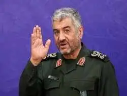 عکس؛ سفر به تاریخ؛ «سردار جعفری» در جبهه در کنار «همت، باکری و زین الدین»