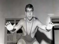 عکس؛ سفر در زمان؛ «شهلا توکلی چند روز بعد درگذشت همسرش غلامرضا تختی»؛ سال 46