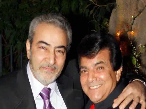 عکس؛ سفر در تاریخ؛ ظاهر متفاوت «ستار، خواننده» در سال 1355