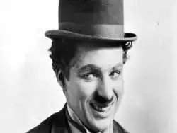 عکس؛ سفر در تاریخ؛ دیدار «چارلی چاپلین و سالوادور دالی» در رُم؛ سال 1333