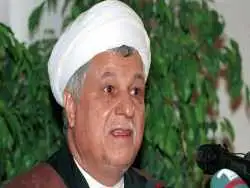 عکس؛ سفر در زمان؛ «هاشمی رفسنجانی با لباس احرام و در کنار کعبه»؛ سال 75