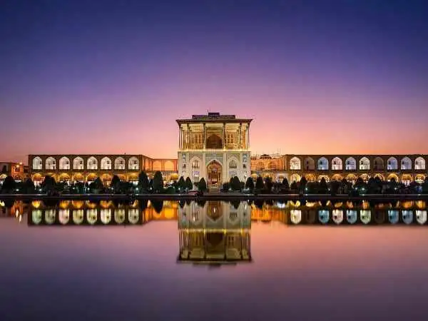 عکس؛ سفر در تاریخ؛ «عمارت عالی قاپو اصفهان» در سال 1311 خورشیدی