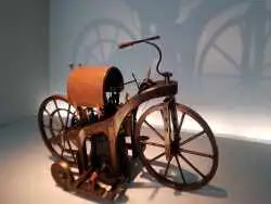 تصاویر؛ مایباخ و معرفی نخستین موتورسیکلت جهان