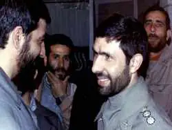 عکس؛ سفر در زمان؛ «صیاد شیرازی در کنار همسر، فرزندان و دامادش در حرم امام»؛ دهه 70