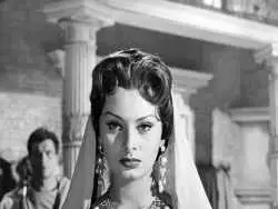 تصاویر؛ سفر در تاریخ؛ شکل و شمایل «سوفیا لورن در 19 سالگی؛ سال 1332