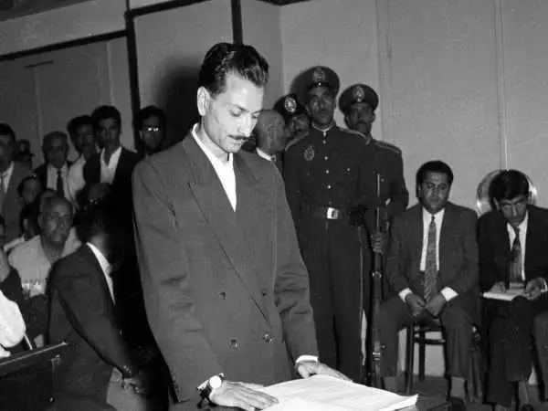 تصاویر؛ سفر در تاریخ؛ عکس های منتشرنشده از آرسن لوپن ایران که در خیابان ناصرخسرو تیرباران شد!