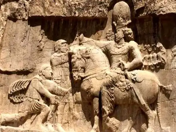 سفر در تاریخ؛ داستان شاپور ساسانی و شمشیر زیبای آهنگر