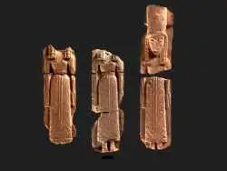 مجسمه های «زنانه» که حدود 2500 سال قبل در شکاف های کوهستان گذاشته شدند