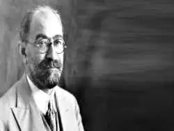 عکس؛ سفر در تاریخ؛ نخست وزیر پهلوی ها در کنار فرزندانش