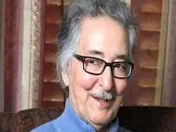 عکس؛ سفر به تاریخ؛ سخنرانی «ابوالحسن بنی صدر» برای رزمنده های ارتشی در جبهه