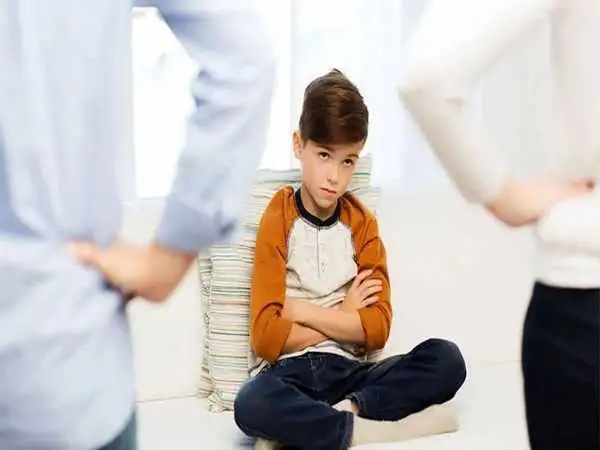 10 اشتباه رایج والدین در تربیت کودکان