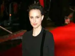 عکس؛ سفر در تاریخ؛ شکل و شمایل «ناتالی پورتمن» در 18 سالگی؛ سال 1378