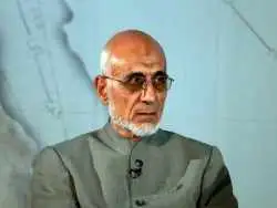 عکس؛ سفر به تاریخ؛ چهرۀ «مصطفی میرسلیم» در دهۀ 60 در کنار رهبر انقلاب