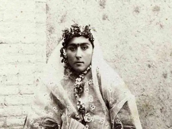 تصاویر؛ سفر به عصر قاجار؛ از «ژست عاشقانۀ نوۀ ناصرالدین شاه» تا «درویش آفریقایی در تهران»