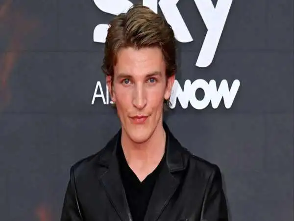 تصاویر؛ عکس های  شخصی، زندگی خصوصی و بیوگرافی ایوان میچل