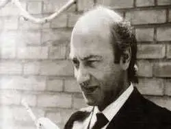 عکس؛ سفر به تاریخ؛ «دکتر علی شریعتی» سوار بر اسب در کنار «اهرام مصر» و «مجسمۀ ابوالهول»