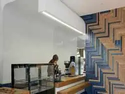 تصاویر؛ معماری جالب یک کافه 58 متری در مشهد