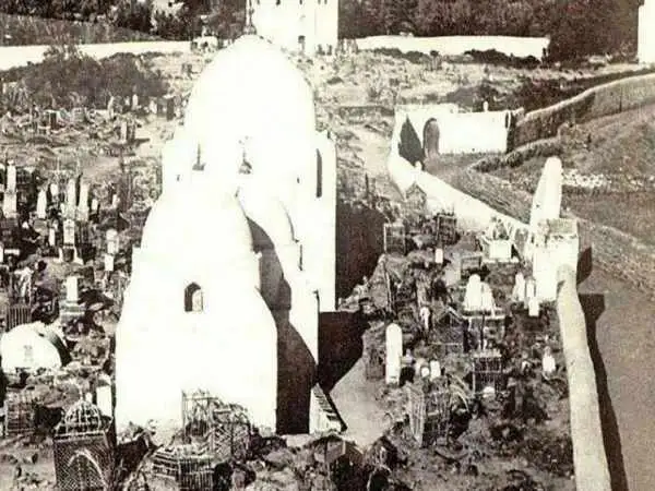 عکس؛ سفر به تاریخ؛ «بیت الاحزان حضرت فاطمه (س)» پیش از تخریب؛ 120 سال قبل