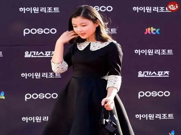 عکس؛ سفر در زمان؛ «بازیگر نقش کودکی دونگ یی» در 13 و 25 سالگی؛ سال 91 و 1402