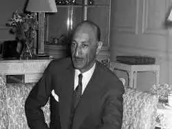 عکس؛ سفر در زمان؛ «آخرین پادشاه افغانستان در حال سوارکاری»؛ سال 1320