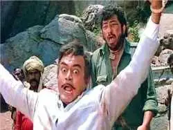 عکس؛ سفر در زمان؛ «بازیگر نقش تاکاور» در حال سخنرانی در یک مراسم در سال 1345