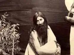 عکس؛ سفر به تاریخ؛ عکس آتلیه ای دو «درویش» ایرانی در دوران قاجار