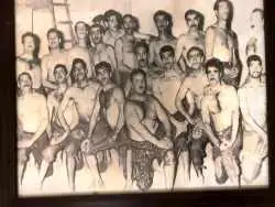 عکس؛ سفر در زمان؛ صدای زنگ زیر بازارچه ده ونک خاموش  شدنی نیست