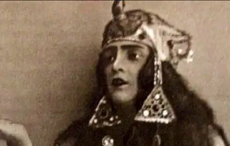 عکس؛ سفر به تاریخ؛ «فاطمه مختارُوا»، دختر ایرانی که در روسیه خوانندۀ اپرا شد؛ 110 سال قبل