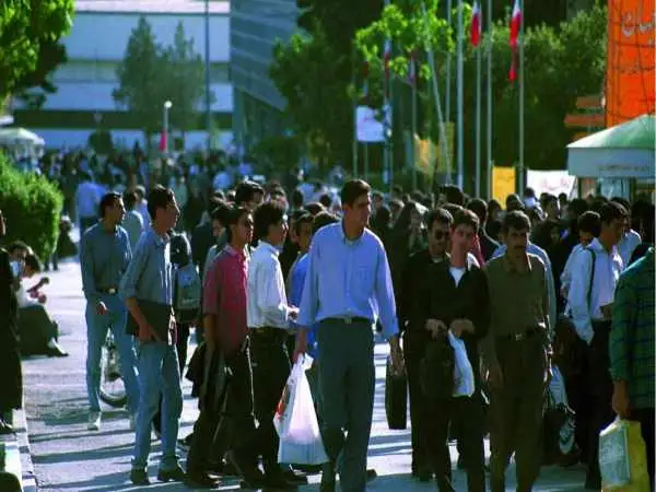 تصاویر؛ سفر در زمان؛ سالی که مردم به نمایشگاه کتاب هجوم آوردند!