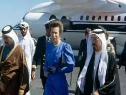 عکس؛ سفر در زمان؛ «شاهدخت آن، دختر ملکه الیزابت در حال شترسواری در قطر»؛ سال 1365