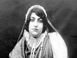 تصاویر؛ سفر به عصر قاجار؛ از «زن قاجاری با کلاه مردانه» تا «نوۀ نقاش ناصرالدین شاه»