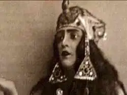 عکس؛ سفر به تاریخ؛ «فاطمه مختارُوا»، دختر ایرانی که در روسیه خوانندۀ اپرا شد؛ 110 سال قبل