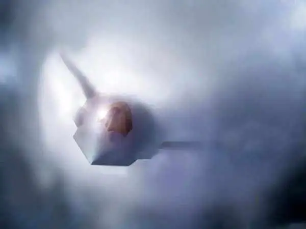 عکس؛ رازهای طراحی جنگنده نسل ششم f-47؛ آیا تصاویر فعلی فقط یک فریب مهندسی هستند؟