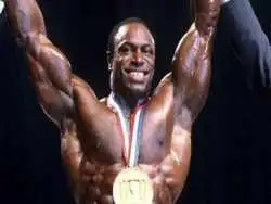 عکس؛ سفر به تاریخ؛ فیگورهای «لی هینی» و «دورین یتس» در فینال مستر المپیا؛ سال 1991