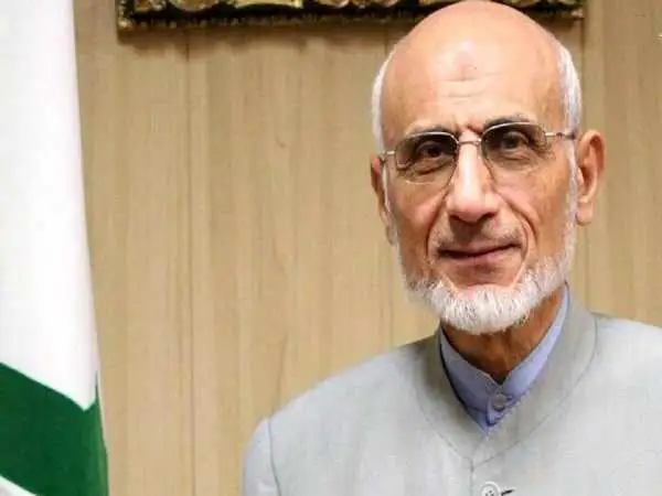 عکس؛ سفر در زمان؛ «میرسلیم در حال اهدای سیمرغ به خسرو شکیبایی»؛ سال 73