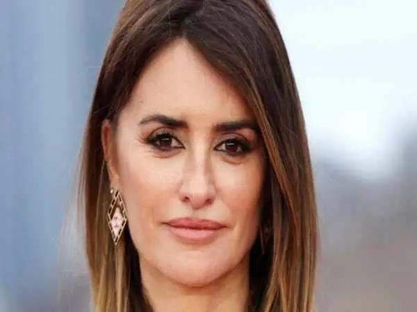 عکس؛ سفر در زمان؛ شکل و شمایل «پنه  لوپه کروز» در 18 سالگی؛ سال 1371