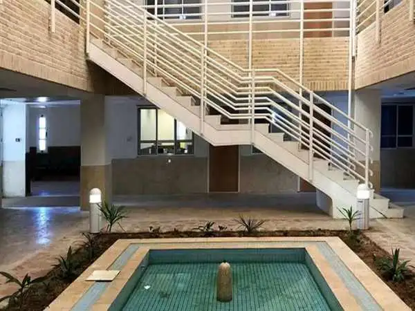 تصاویر؛ معماری هوشمندانه بوشهر؛ دانشکده ای که گرما را به عقب نشینی واداشت!