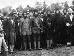 عکس؛ سفر در زمان؛ تیپ و چهره خاص «میرزا کوچک خان» در دوران جوانی؛ دهه 1280