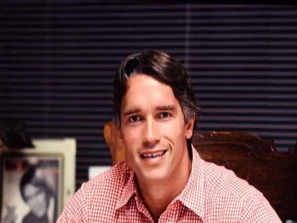 عکس؛ سفر در زمان؛ «آرنولد در حال سوارکاری حرفه ای در 35 سالگی»؛ سال 1361