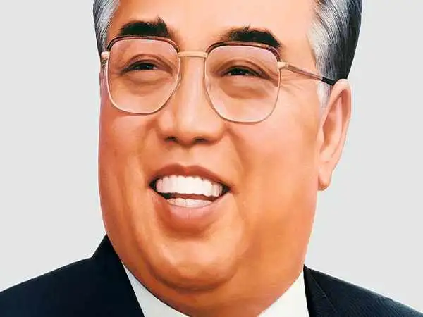 عکس؛ سفر در تاریخ؛ ژست «اولین رهبر کره شمالی، در 38 سالگی»؛ سال 1329