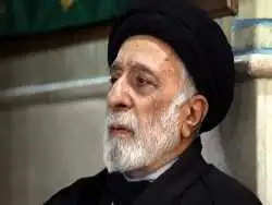 عکس؛ سفر به تاریخ؛ چهرۀ «سید هادی خامنه ای» برادر کوچکتر رهبر انقلاب در جوانی در مجلس