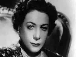 عکس؛ سفر در زمان؛ «محمدرضا پهلوی در کنار مادرش تاج الموک»؛ اوایل دهه 1310